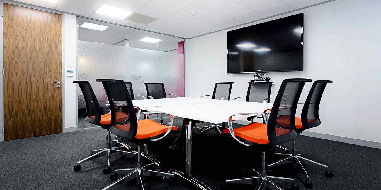 104050-meetingroom2-1