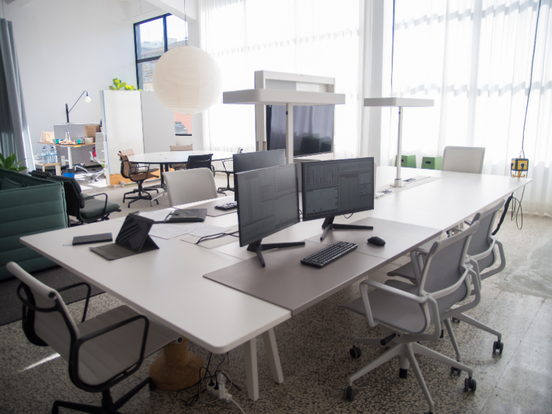 Balancing Privacy and Collaboration: Finding the Right Mix in Modern Offices